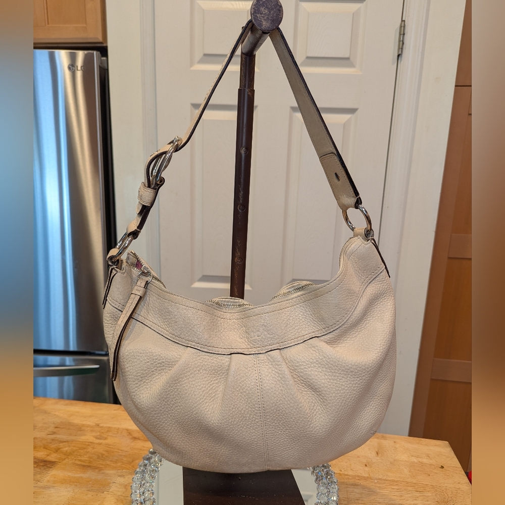 Coach Cream Leather Hobo EUC - Picture 3 of 14